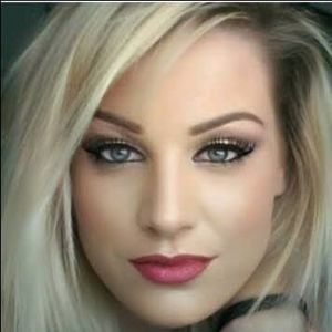 Meet your Posher, Amberly